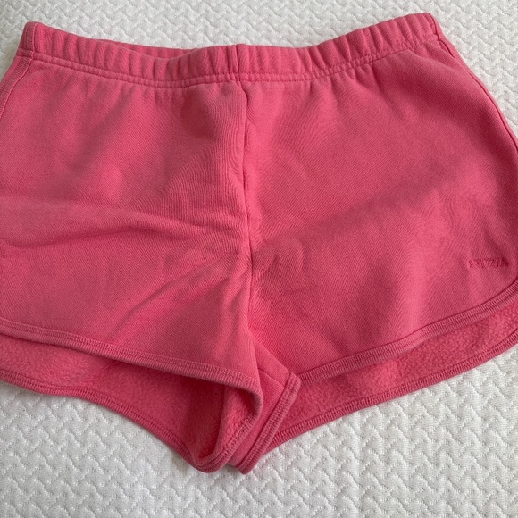 Aritzia Pants - Aritzia casual shorts